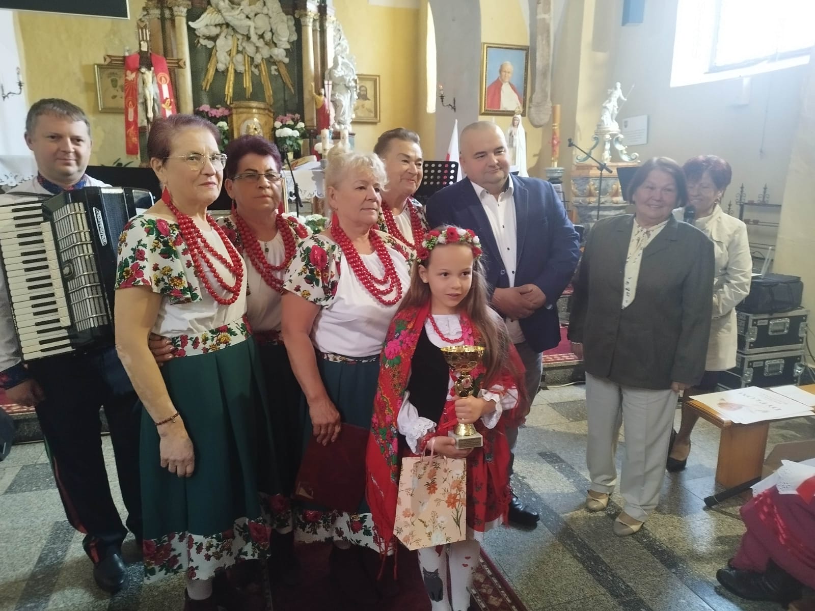 Dziewięć zespołów z Dolnego Śląska koncertowało dla Jana Pawła II w Olszanach [FOTO] 